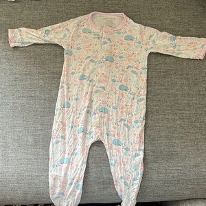 Magnetic me pajama onsie with magnetic closure 6-9 months
